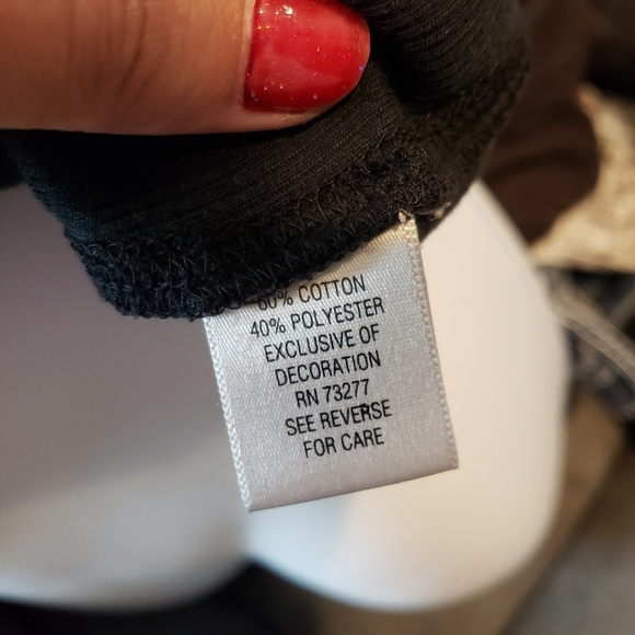 SO Medium Black Tank Top Fitted Layering Ribbed Metallic Threading Scoop Neck - Picture 2 of 6